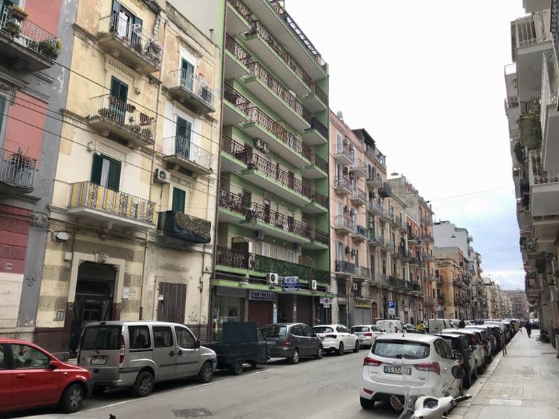 Trilocale in Via Principe Amedeo 198 in zona Libertà a Bari