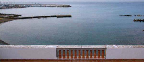 villa cast.rob 2.jpg