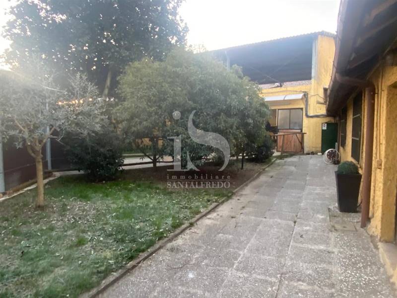 Lodi Maneggio in Vendita