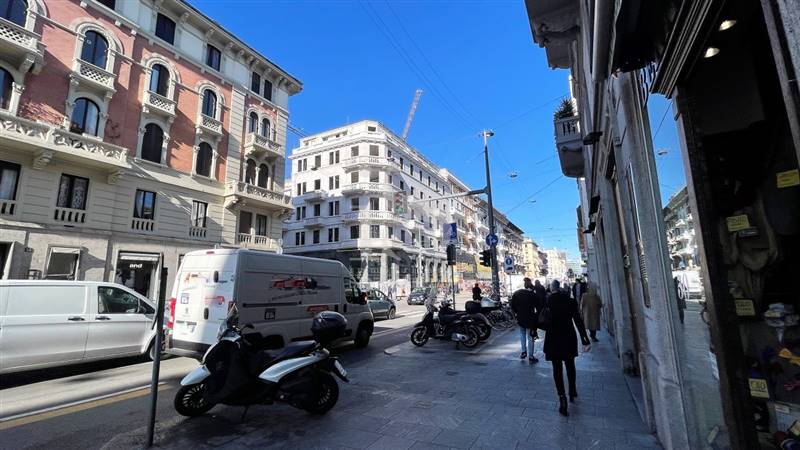 NEGOZIO MILANO AFFITTO