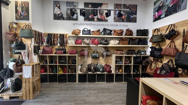 NEGOZIO MILANO AFFITTO