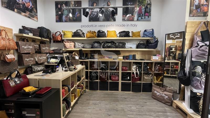 NEGOZIO MILANO AFFITTO