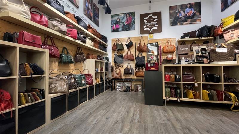 NEGOZIO MILANO AFFITTO