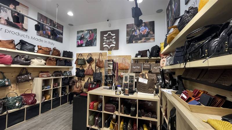 NEGOZIO MILANO AFFITTO