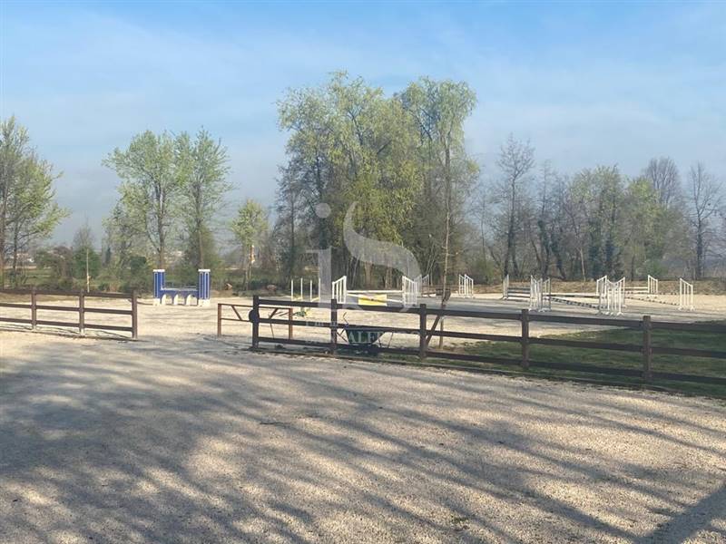 Lodi Maneggio in Vendita