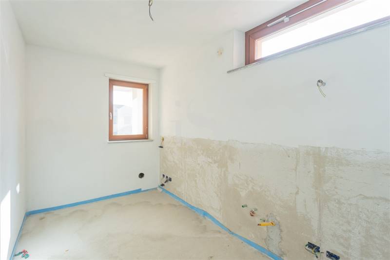 Cucina Abitabile con due finestre