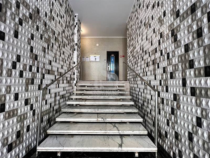 Vendita Appartamento Arredato con Balconi Milano