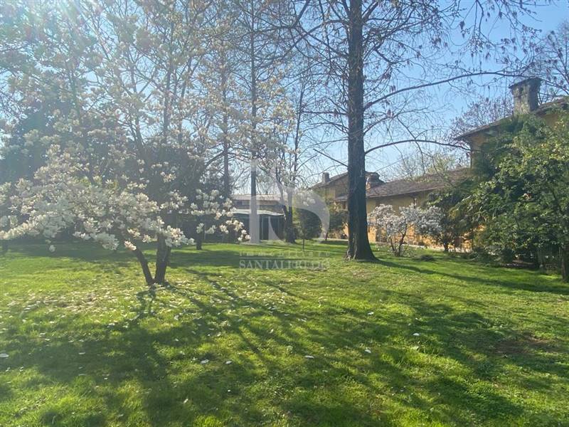 Lodi Maneggio in Vendita