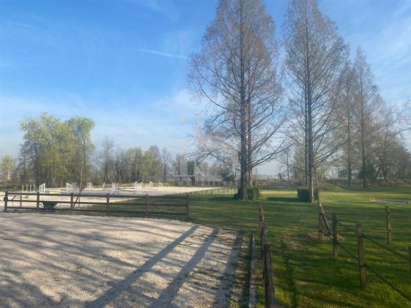 Lodi Maneggio in Vendita