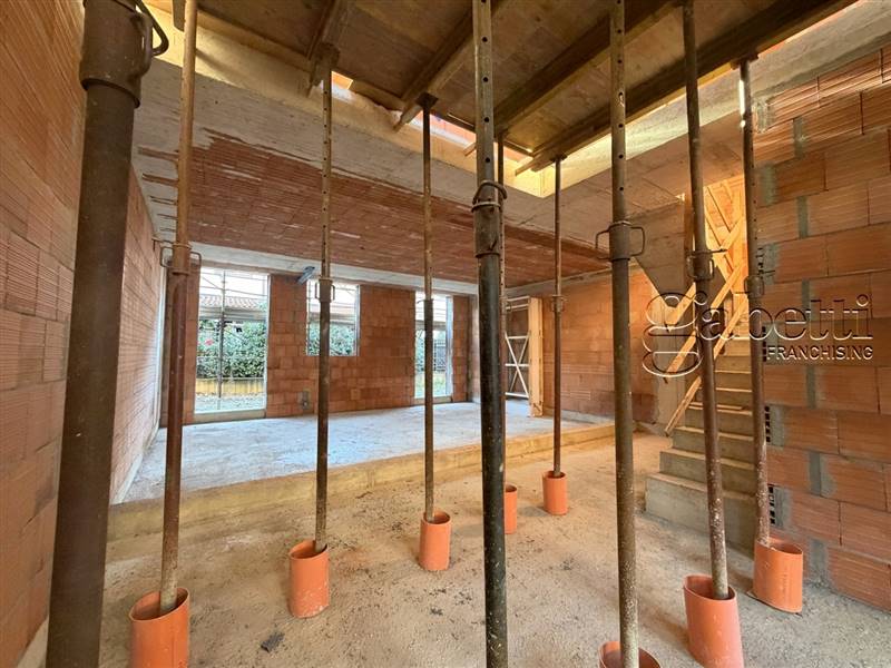 Zona giorno doppia altezza.jpg