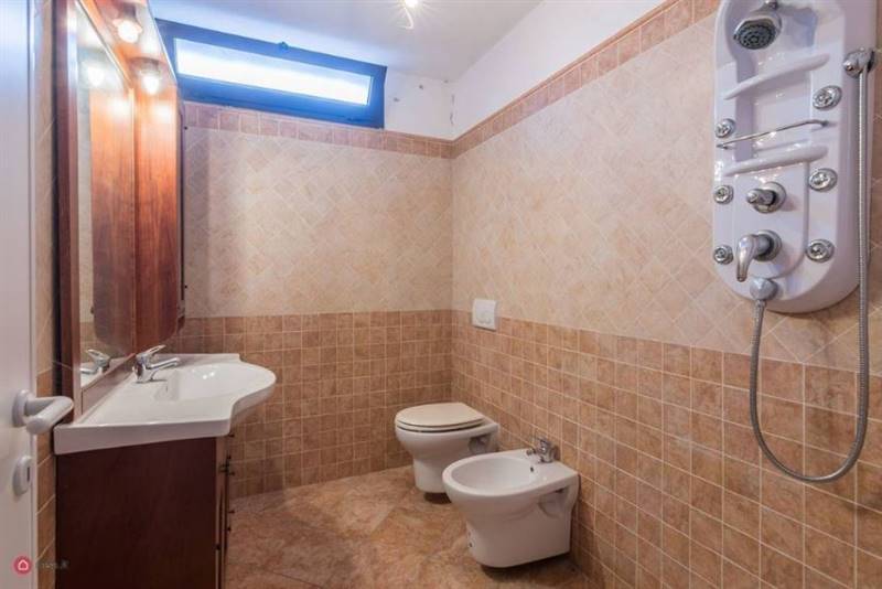 34 Bagno Garage .JPG