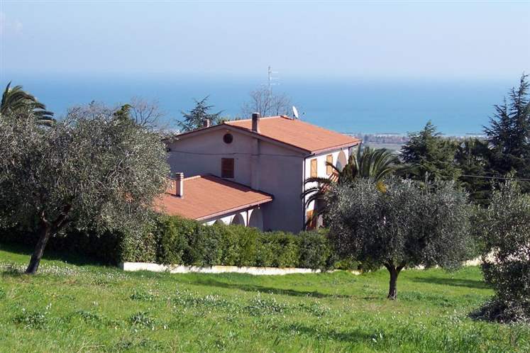 Villa in Via Dei Colli a Martinsicuro