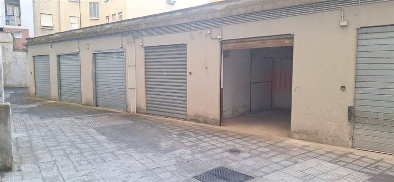 Garage / Posto auto in Via Asmara in zona Trieste , Somalia , Salario a Roma