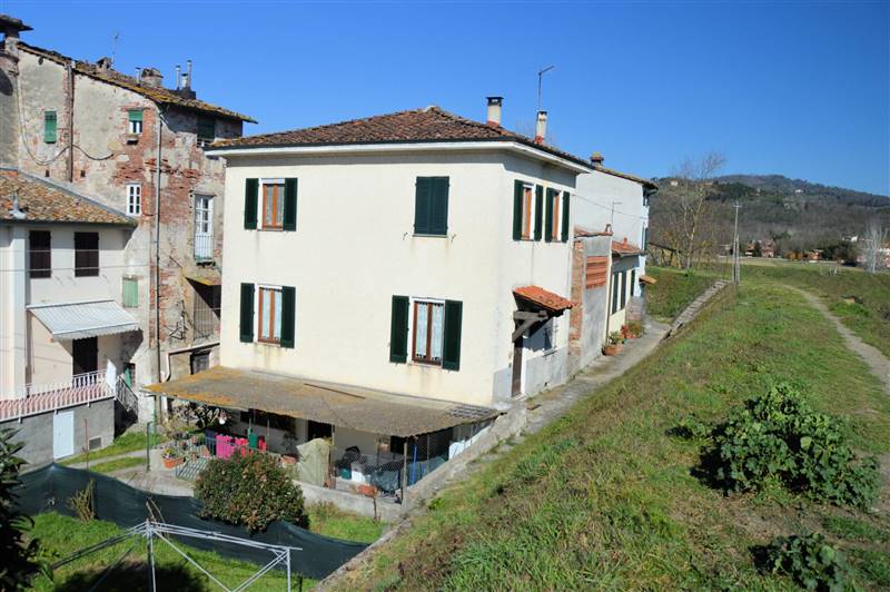 Casa singola seminuova in zona Ponte San Pietro a Lucca