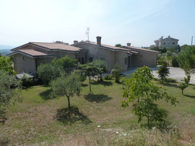 Villa seminuova a Monteprandone