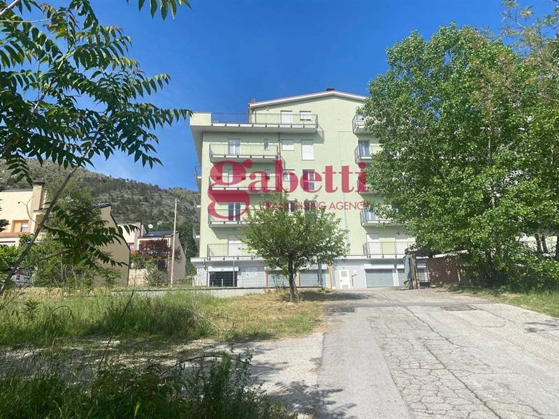 Quadrilocale in Via Dante Aliighieri in zona Pettino a L'Aquila