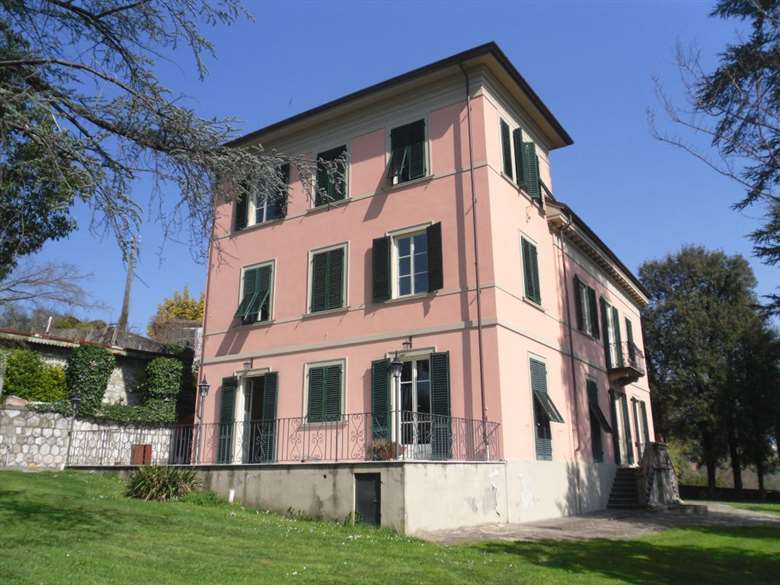 Villa in v di Moriano 4747 in zona Ponte a Moriano a Lucca