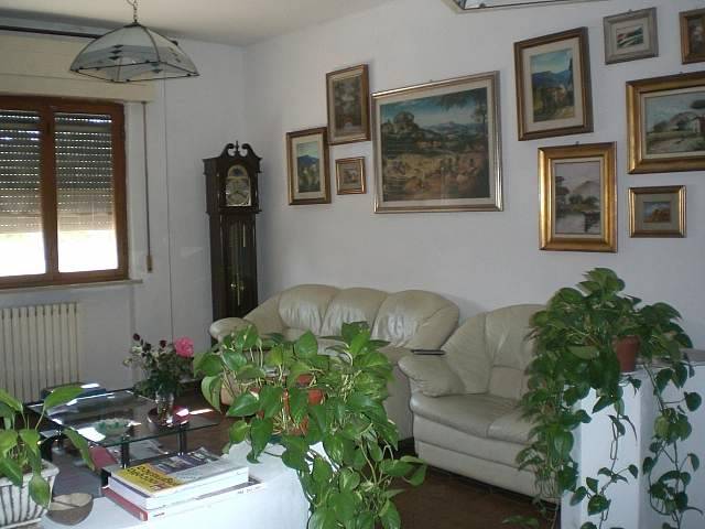 Villa a schiera abitabile in zona Latignano a Cascina