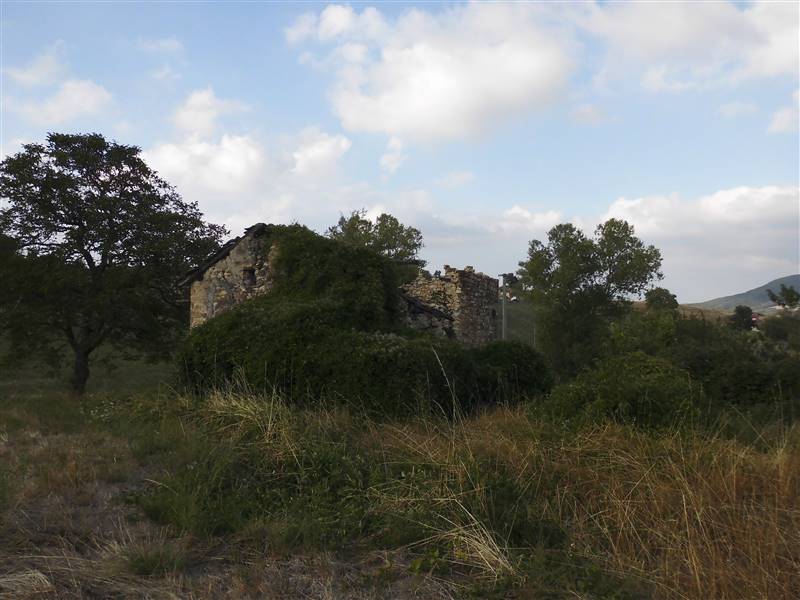 Rustico casale da ristrutturare in zona Iggio a Pellegrino Parmense