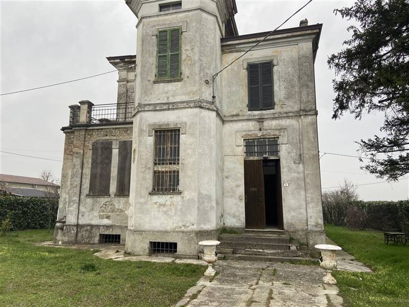 Villa da ristrutturare in zona Chiaravalle della Colomba Lusurasco a Alseno