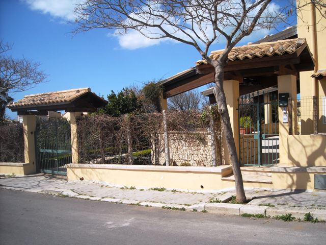 Quadrilocale in Via del Palo Rosso in zona Donnalucata a Scicli