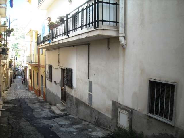 Casa singola in Via Porticale in zona Scicli a Scicli