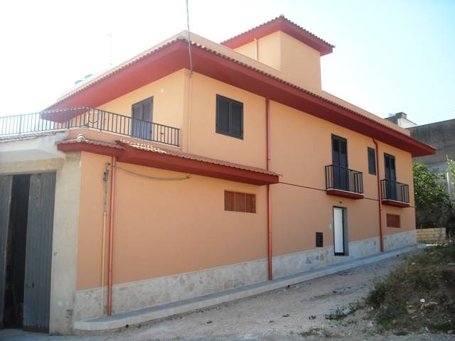 Casa singola in Via Leoncavallo in zona Iungi a Scicli