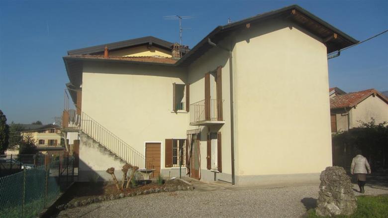 Casa singola da ristrutturare in zona Lissago a Varese