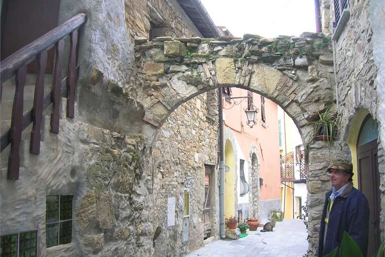 Rustico casale a Chiusanico