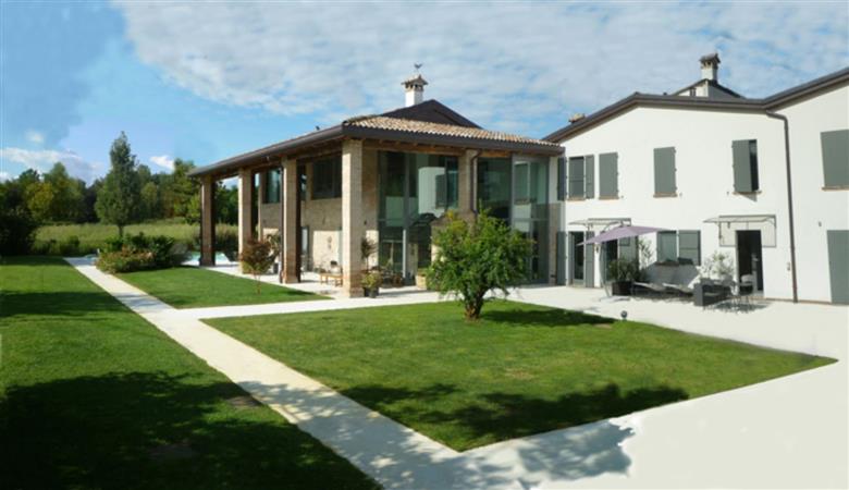 Villa in zona San Lazzaro a Parma