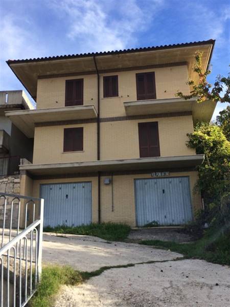 Casa singola in ottime condizioni in zona San Vito a Valle Castellana