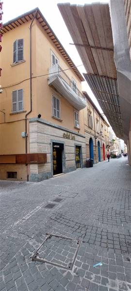 Palazzo da ristrutturare in zona Centro Storico a Ascoli Piceno