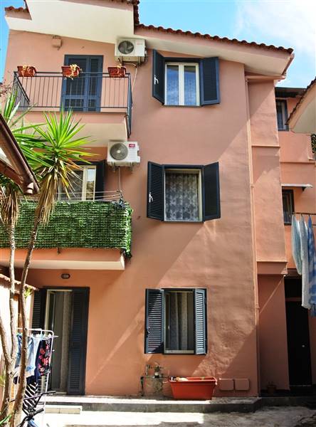 Casa semi indipendente in Via Vittorio Emanuele Iii a Castello di Cisterna