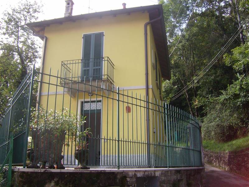 Villa in zona Villa San Giuseppe a Cassano Valcuvia