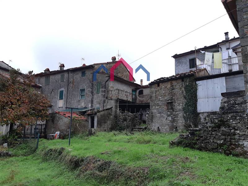 Casa semi indipendente in zona Pieve di Controni a Bagni di Lucca