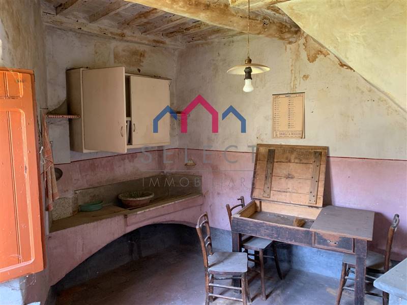 Casa semi indipendente in ottime condizioni in zona Corsagna a Borgo a Mozzano