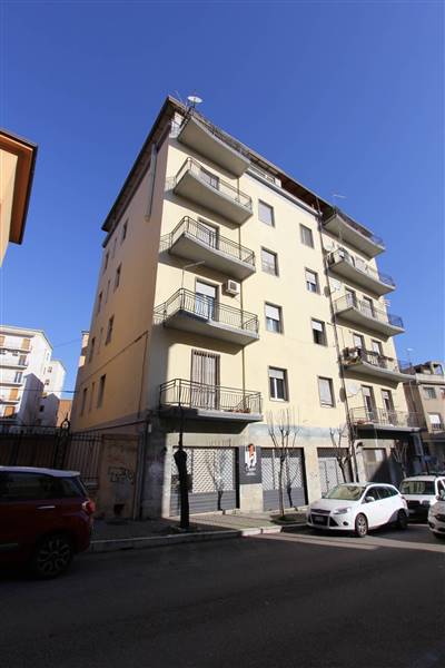 Appartamento in Via Parisio in zona Centro Storico a Cosenza