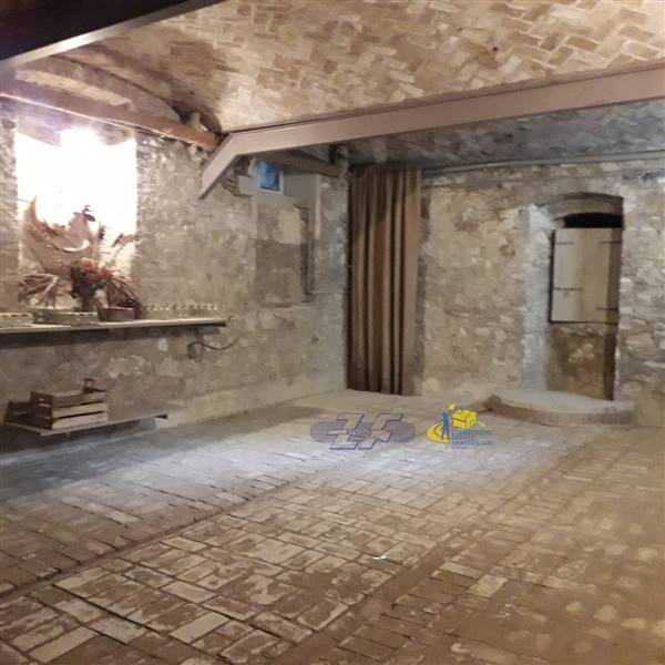 B cantina di stagionatura del 600 (4).jpg