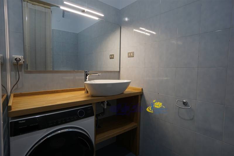 LAVANDINO E LAVATRICE.JPG