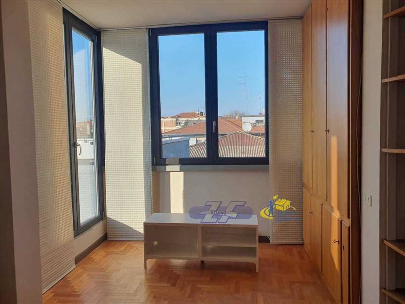 WhatsApp Image 2025-02-27 at 09.32.38 (2).jpeg