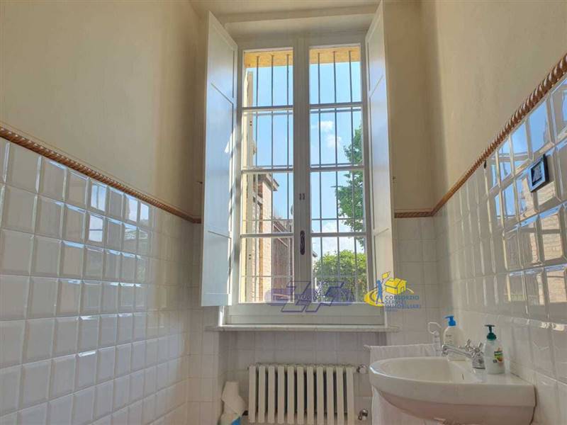 WhatsApp Image 2025-05-20 at 16.06.24 (1).jpeg