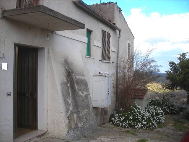 Casa singola in Via Lago di Ciommo in zona Molino a Roccamontepiano