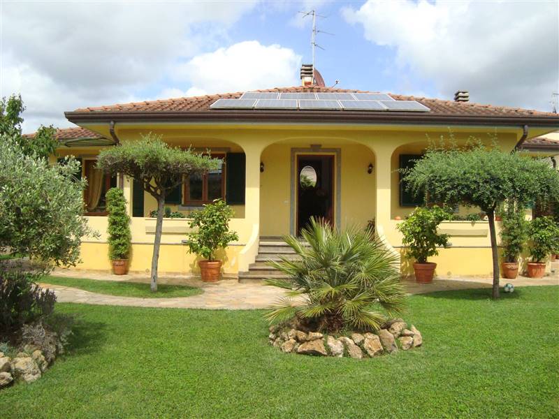 Villa in Lido di Camaiore in zona Lido di Camaiore a Camaiore