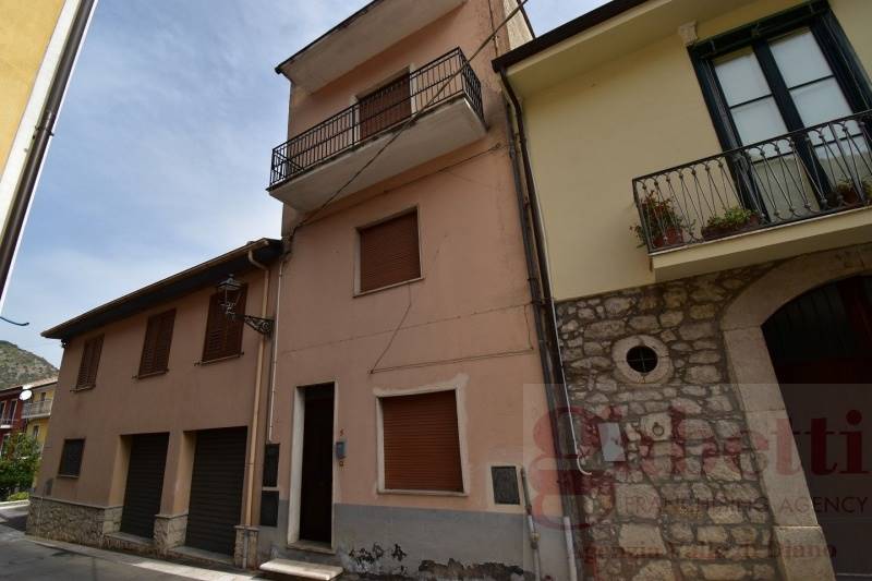 Casa singola in Corso San Giuseppe, 1 a San Pietro al Tanagro