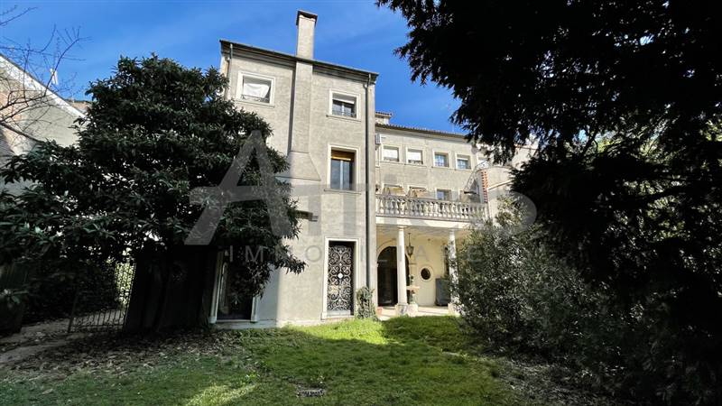 Villa in Via Ponte della Roda 12 a Rovigo