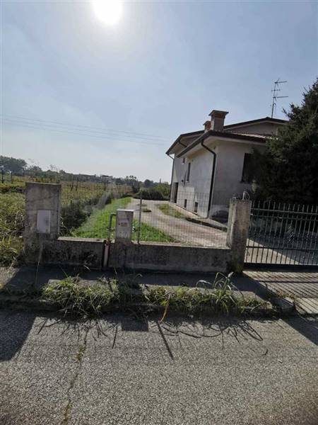 Casa singola in Lama Polesine ro in zona Lama Polesine a Ceregnano