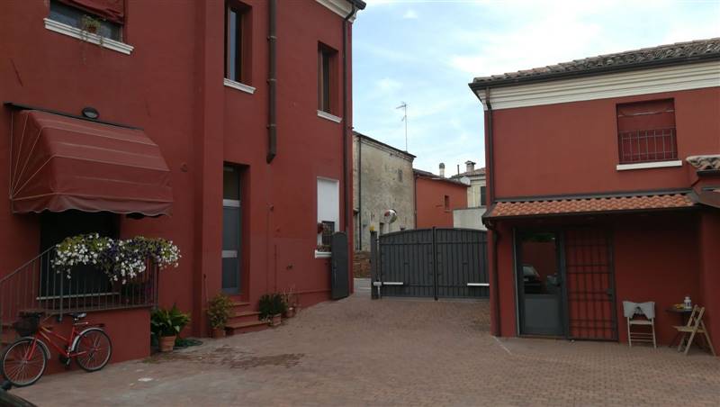 Casa semi indipendente in ottime condizioni in zona Francolino a Ferrara