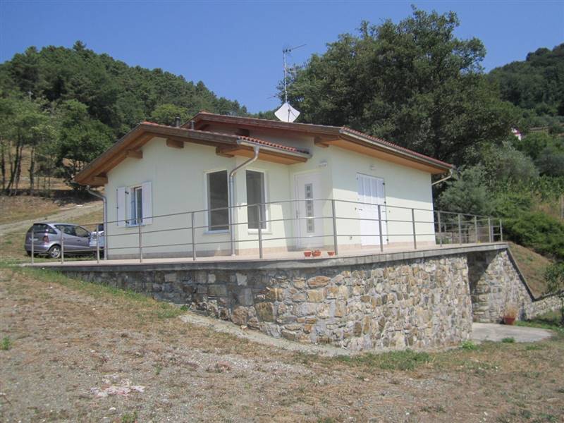 Casa singola in nuova costruzione a Podenzana