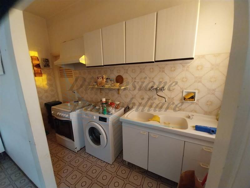 Cucinotto con finestra.jpg