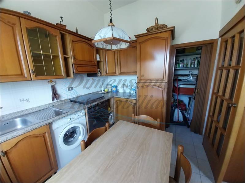 Cucina abitabile con ripostiglio.jpg